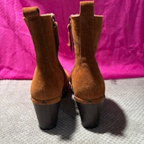 Clark's suede fur lined ankle boot - Picture 2 of 4